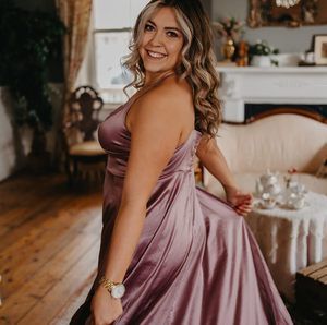 Meet your Posher, Danika